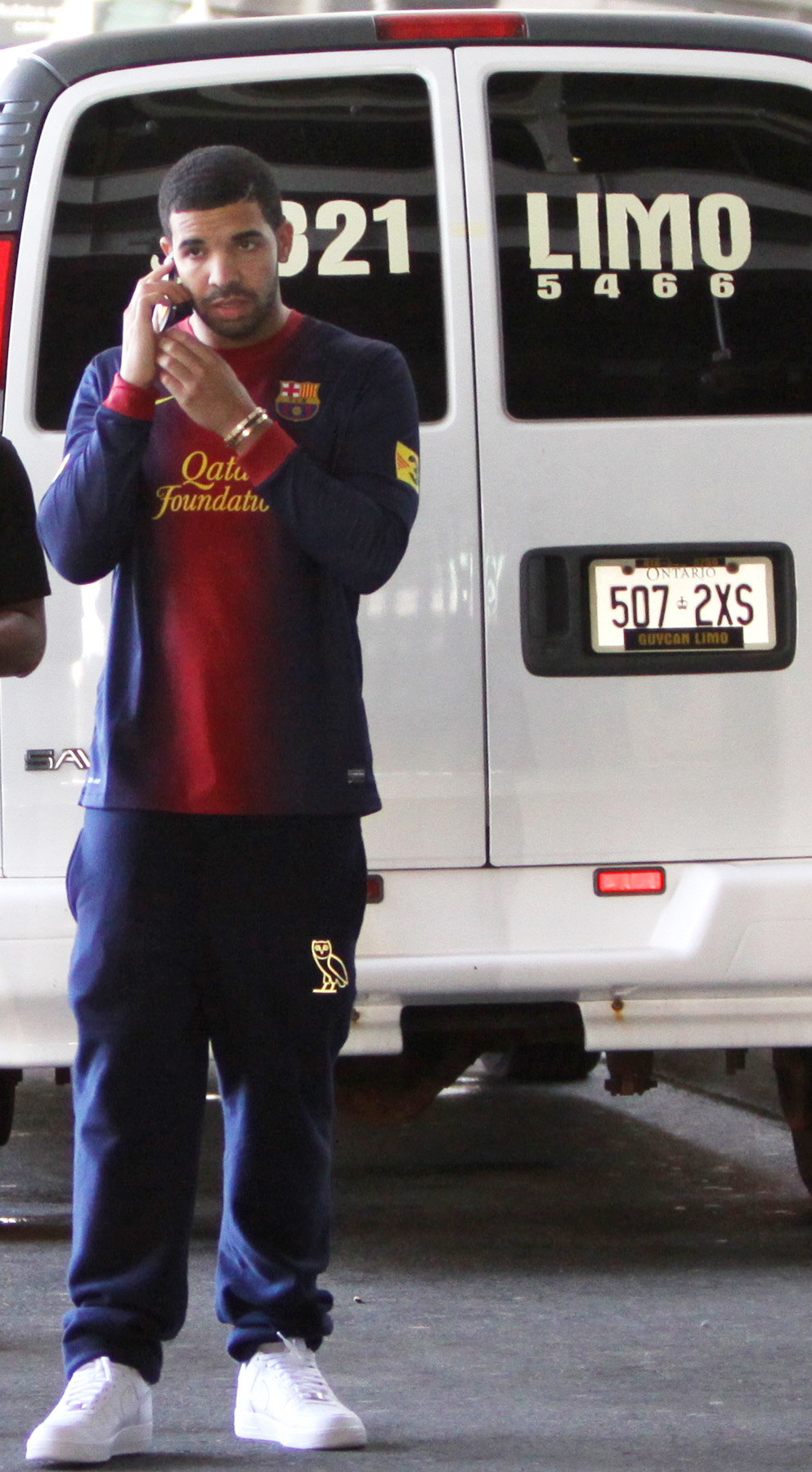 Drake wears a Lionel Messi FC Barcelona 